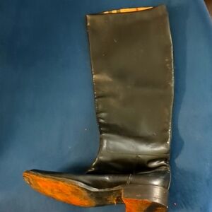 Riding boots